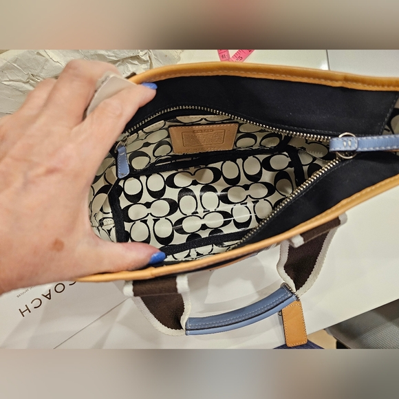 NWT Coach Hampton Weekend Women’s Handbag Purse Small Black Tote - Picture 7 of 9